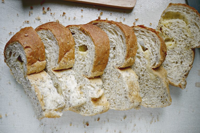 greyure cheese bread 001