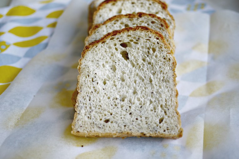 vegan chia seed loaf // MonoandCo