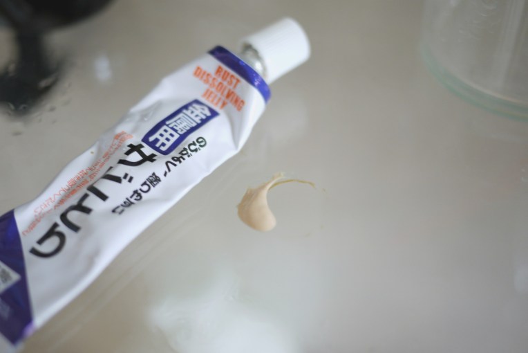 Housekeeping : Removing Rust Stain On Glass // Mono+Co