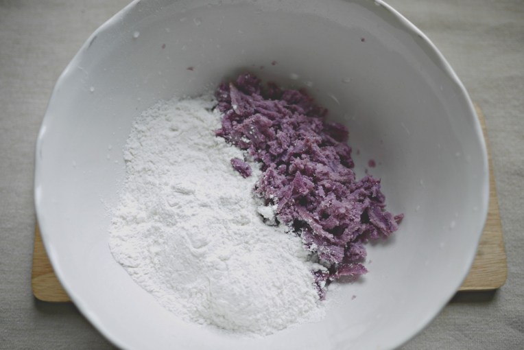 purple-sweet-potato-dumpling-balls-002