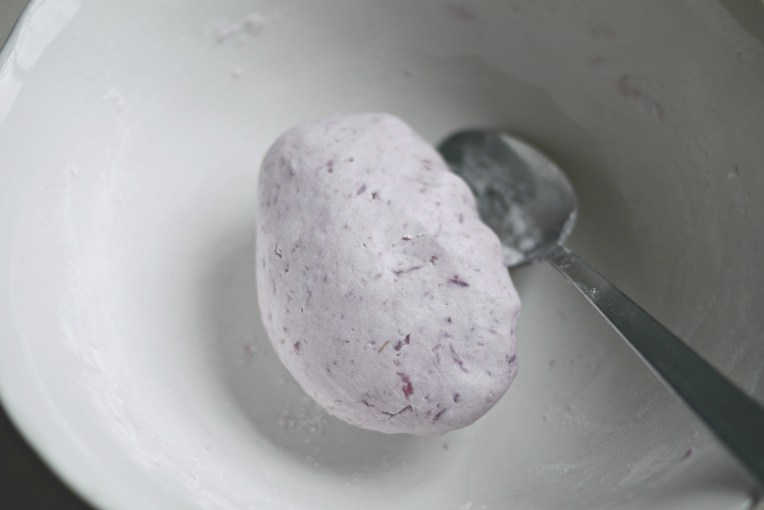 purple-sweet-potato-dumpling-balls-003