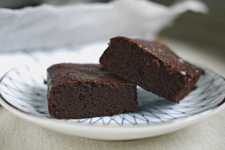 A Very Versatile Recipe : Cocoa Brownies // Mono + Co
