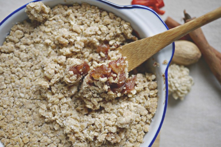 Apple Cinnamon Crumble // Mono + Co