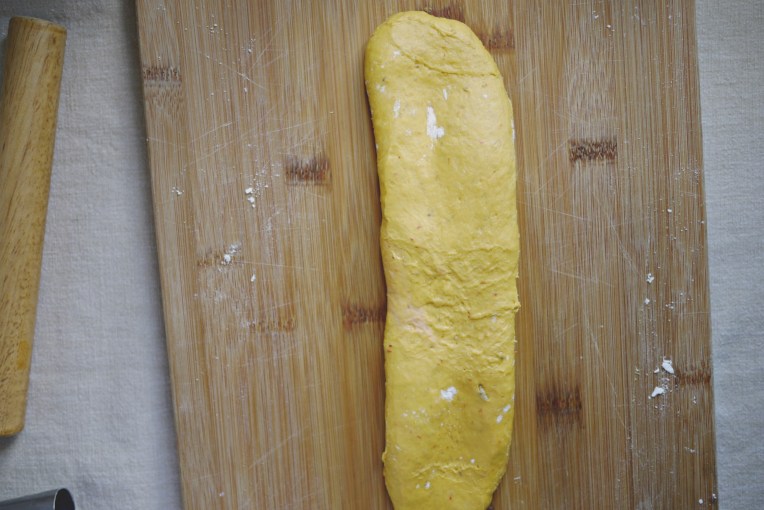 Shaping A Mountain Pulman Loaf / Mono + Co