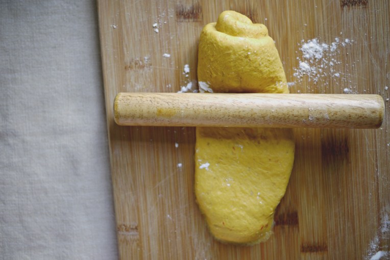 Shaping A Mountain Pulman Loaf / Mono + Co