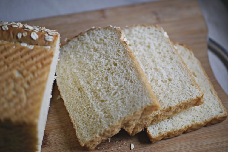 Oatmeal Porridge White Pullman Loaf // Mono + Co