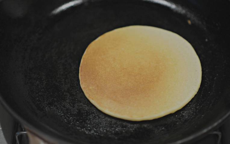 Fluffy Pancakes // Mono + Co