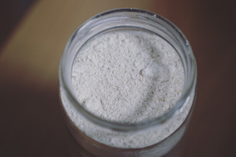 Homemade Oat Flour // Mono + Co